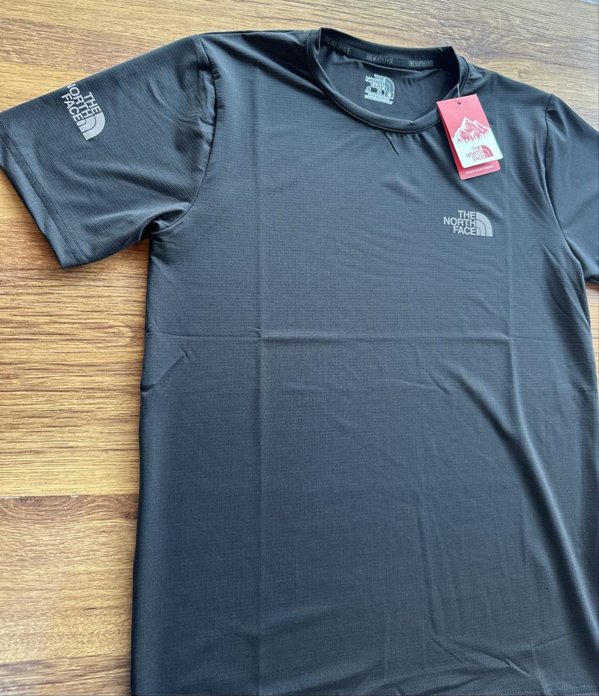 Мъжка,черна тениска The North Face дишаща материя,за всеки вид спорт