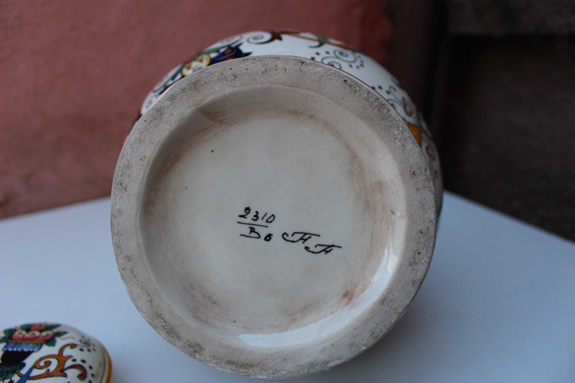 Carafa exterior ceramica DERUTA - Italia, Raffalessco Dragon pottery