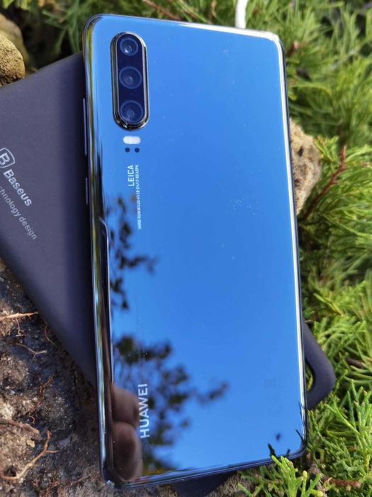 продавам Huawei p30 с нова батерия