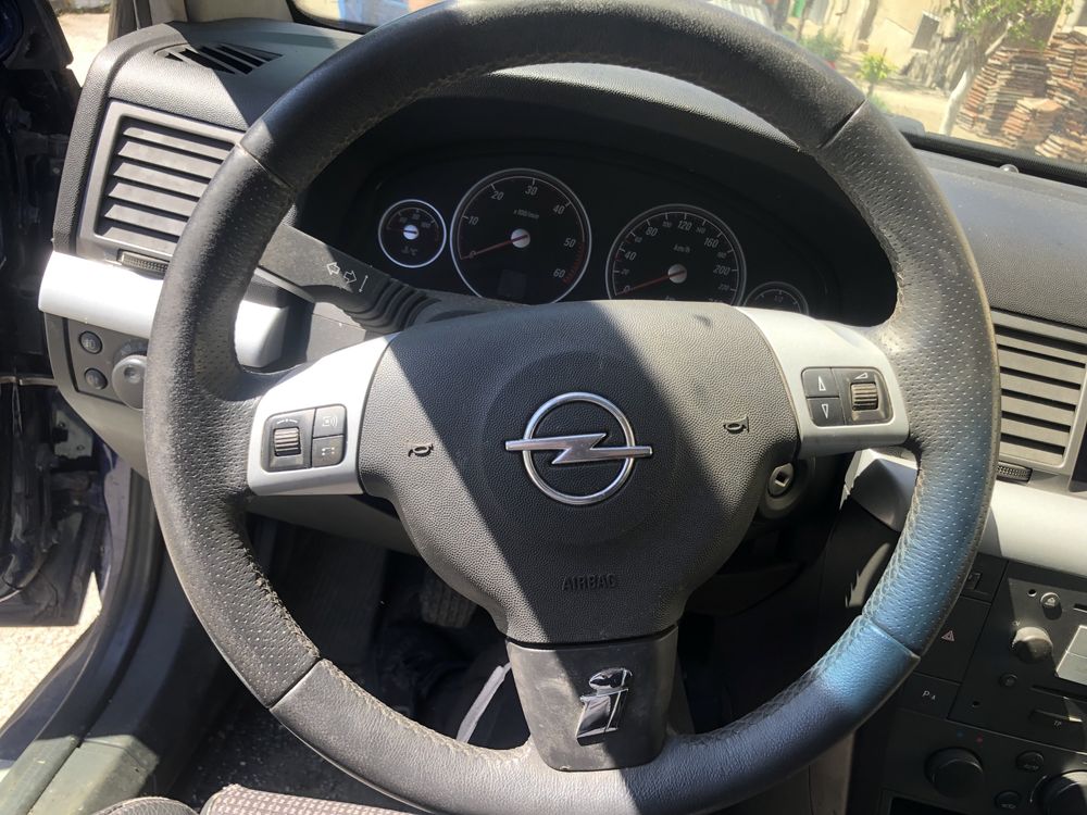 Opel Vectra C 3.0d 177 к.с 2005г само на части