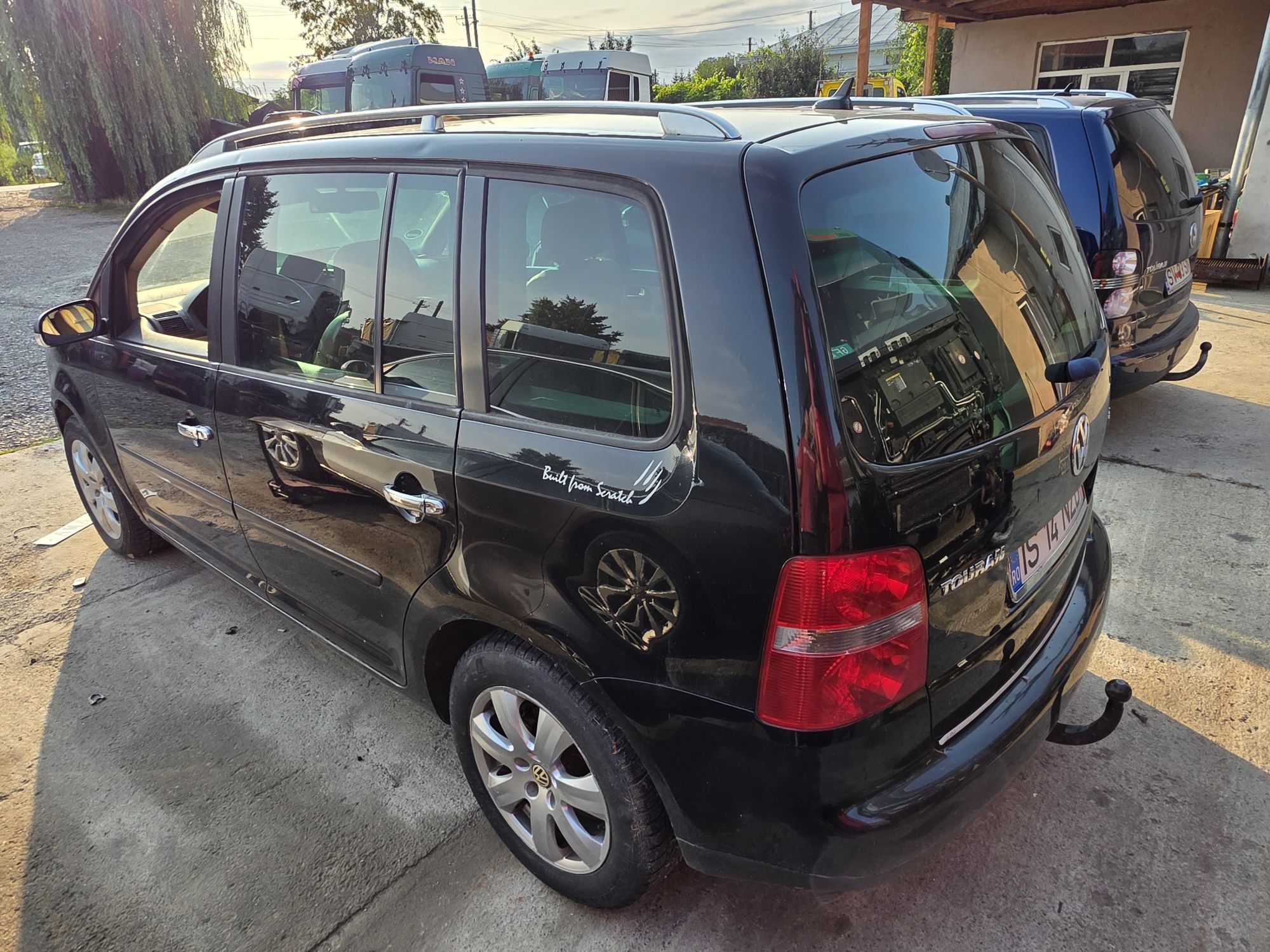 Dezmembrez Touran 2.0 AZV motor functional