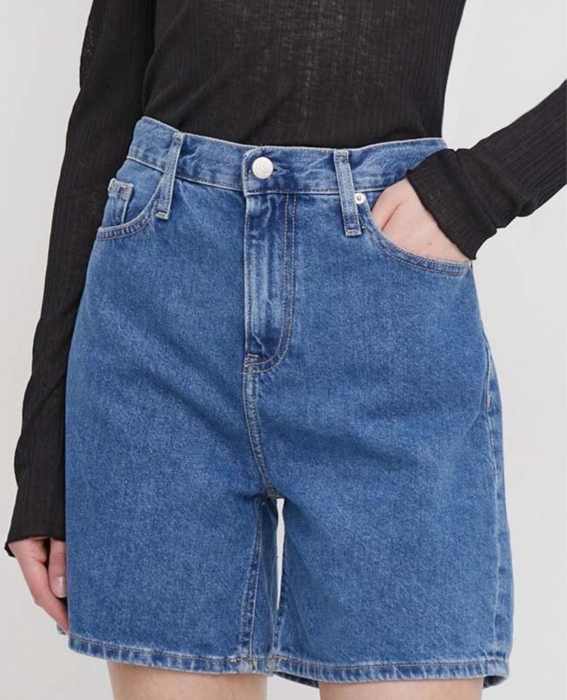 Calvin Klein дамски къси панталонки W28