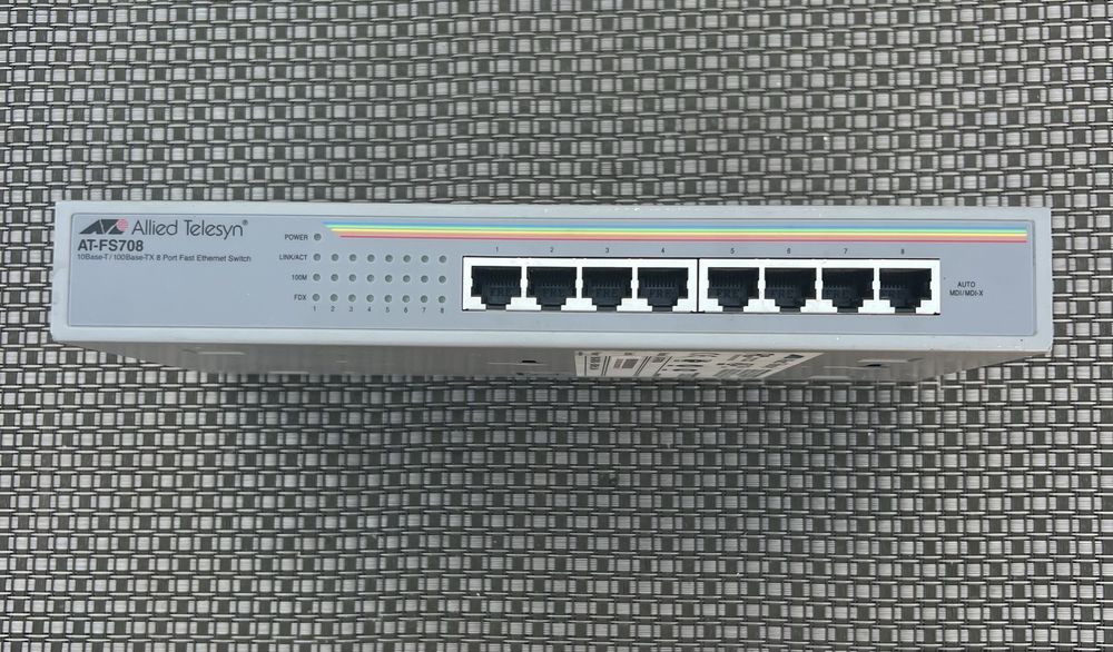 Switch Allied Telesyn® 8 porturi