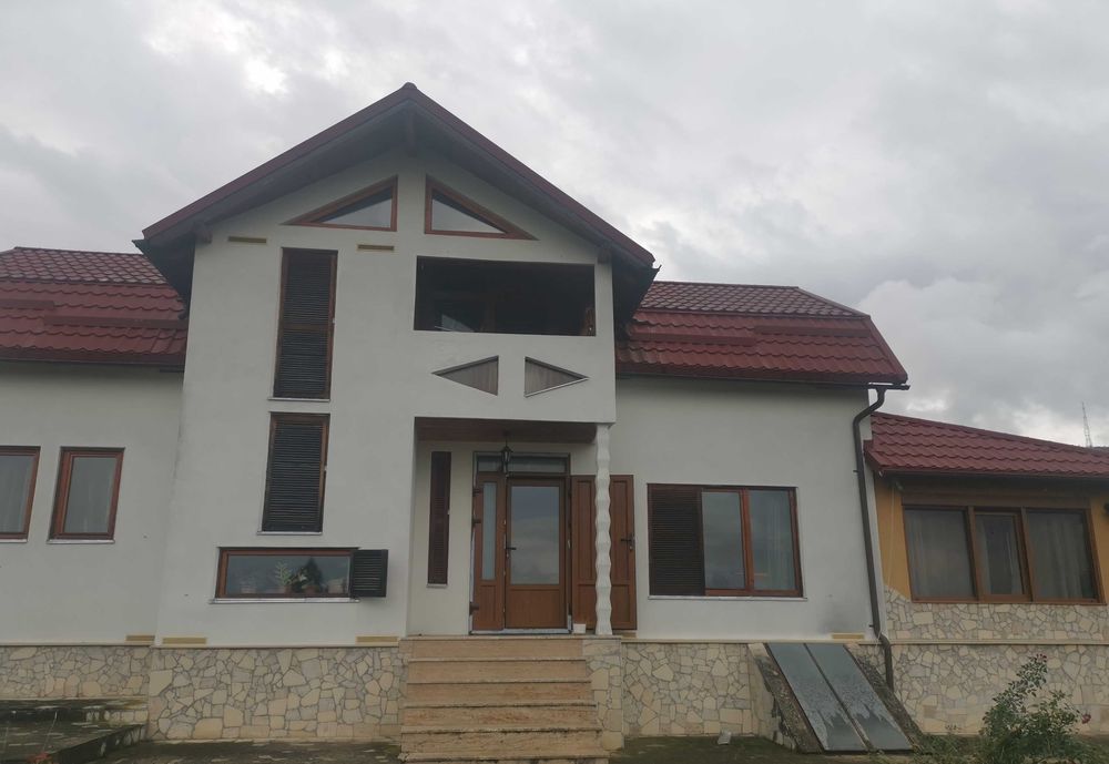 Vând casă  în municipiul Deva, județ Hunedoara
