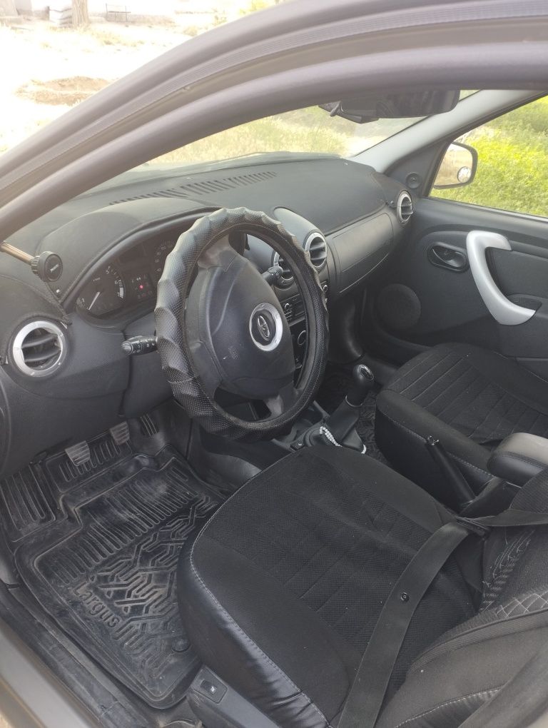 Lada Largus 2018 yili.