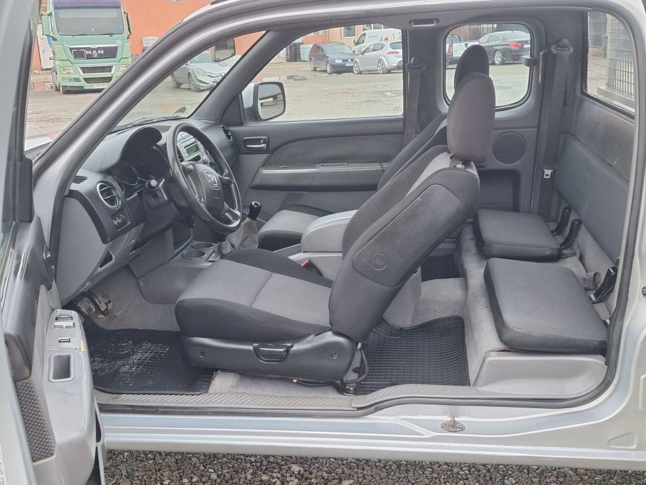 Mazda bt50 2.5 diesel 4x4 mic mare clima