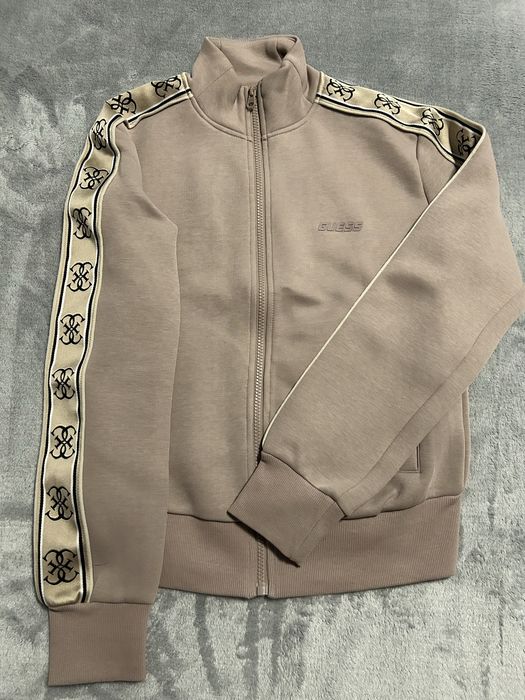 Нов суитшърт Guess