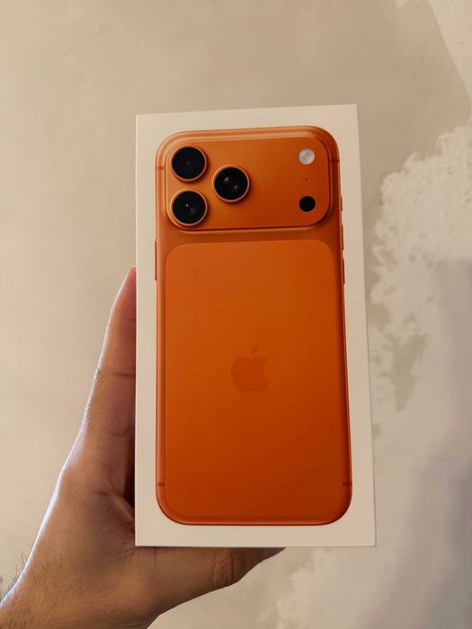 Apple iPhone 17 Pro Max, 256 GB, Cosmic Orange