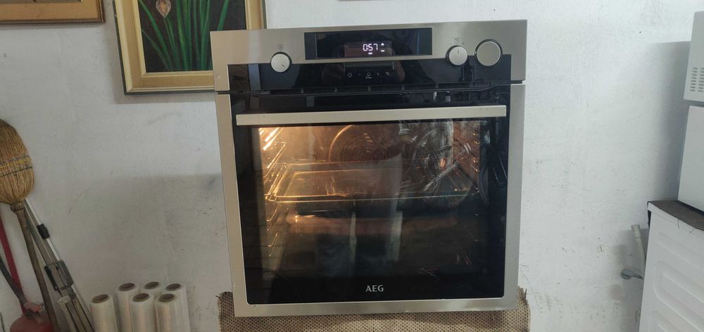 Cuptor electric Incorprabil Aeg cu aburi