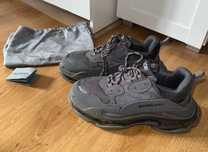 Balenciaga Triple S - Сиви