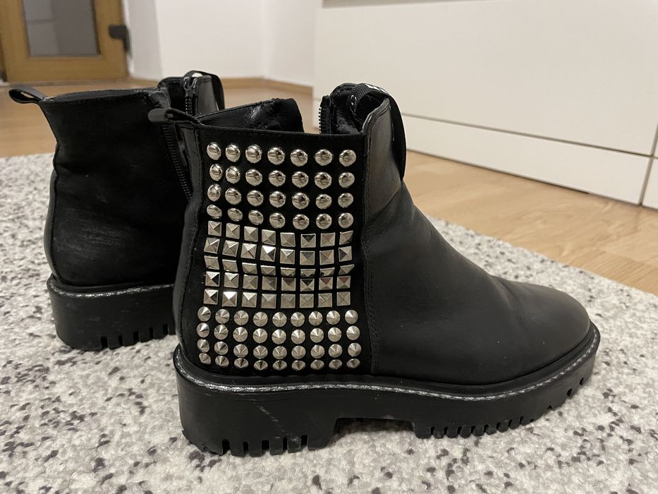 Ghete Twinset,stare buna,piele