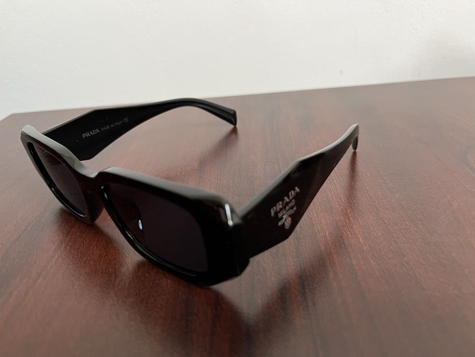 Ochelari de soare Prada
