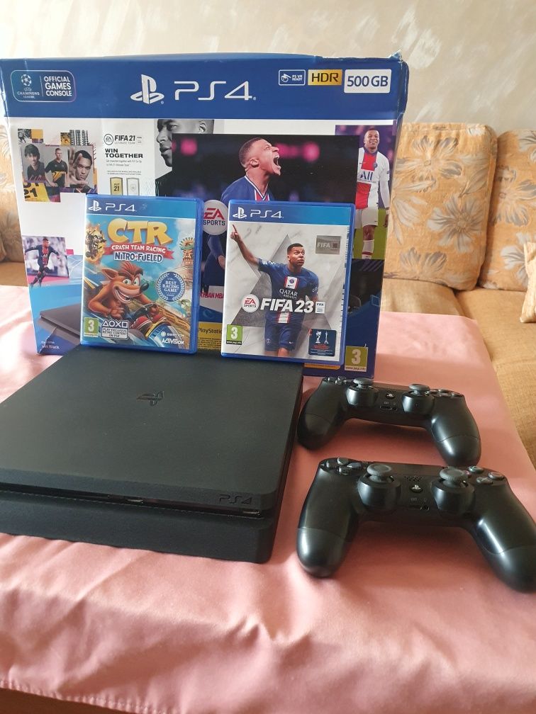 Playstation 4 и две игри