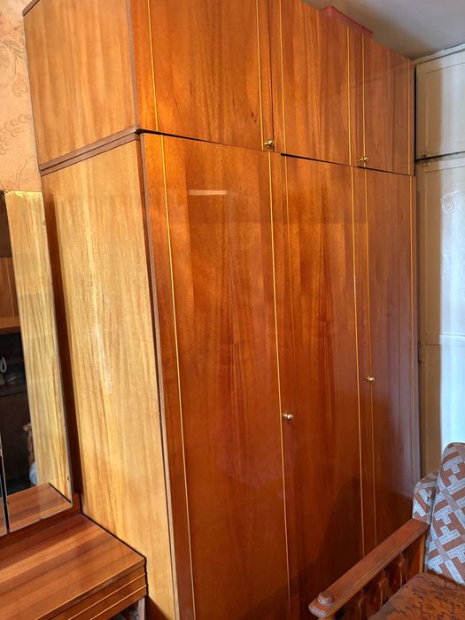 Отдам даром деревянный шкаф