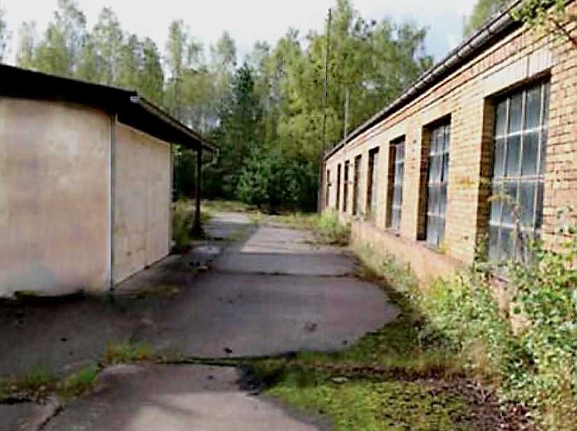 ПАРЦЕЛ СЪС СКЛАДОВЕ И ОФИСИ в регулация 29дка в Германия.