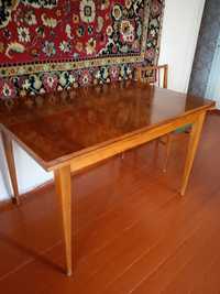 Продам деревянный стол в хорошем состоянии