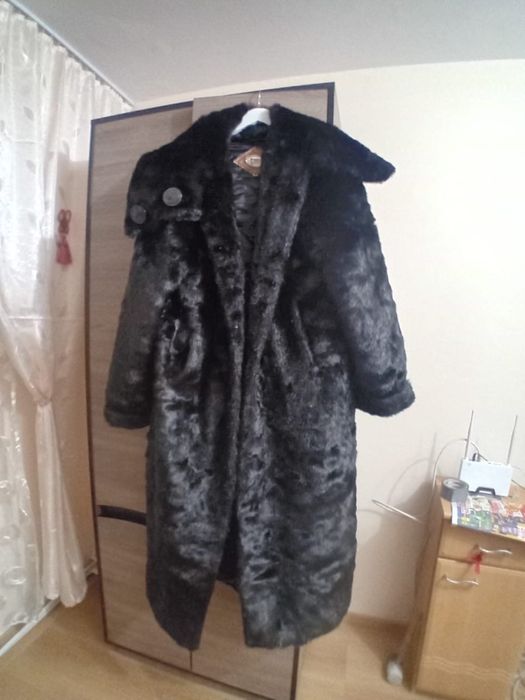 Blană de iarna neagra