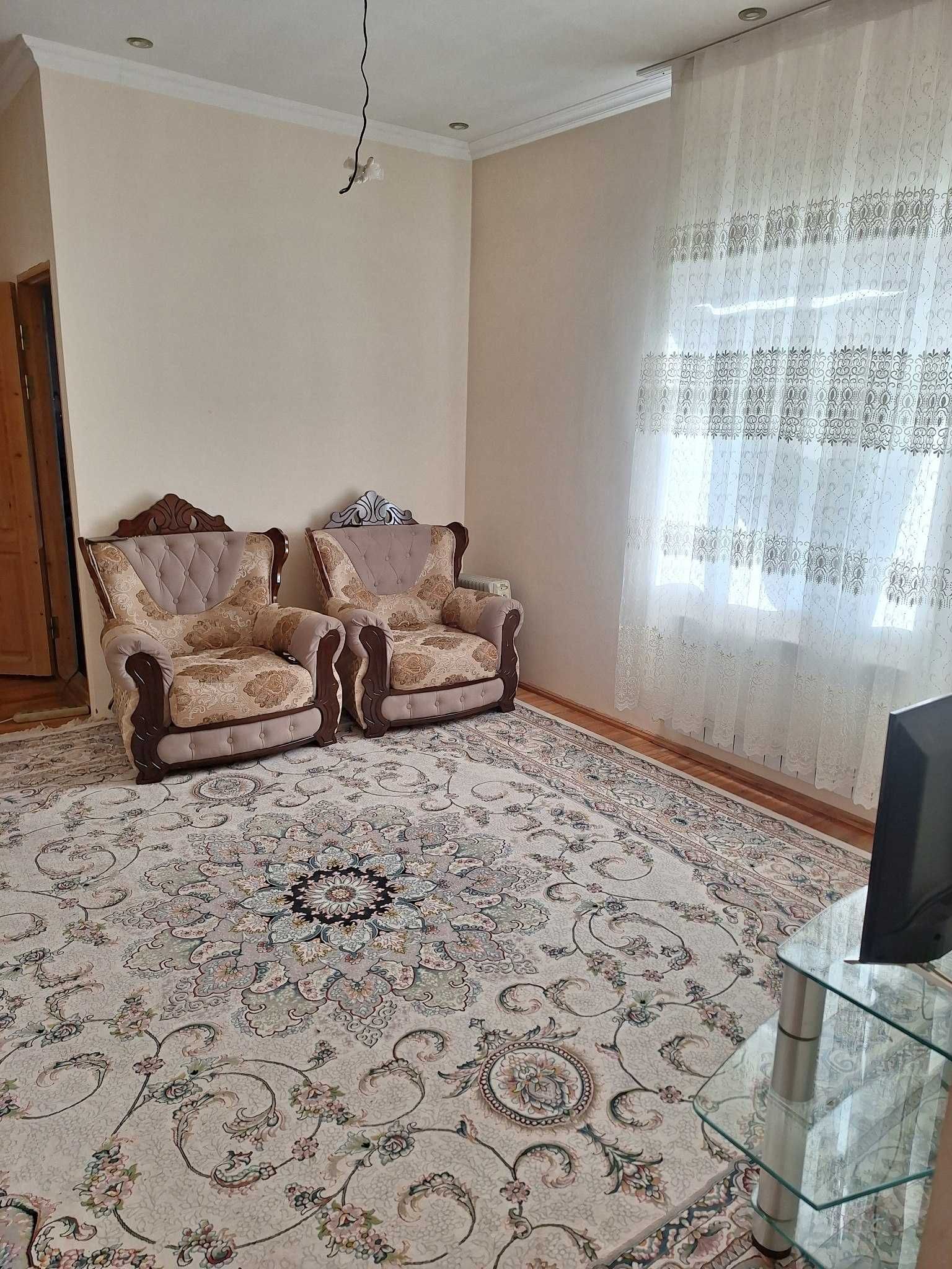 Xoji ota masjidi yonida Shinam xovli sotiladi.
