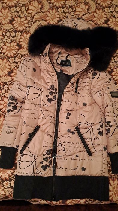 Зимно яке Alessa с подвижна качулка