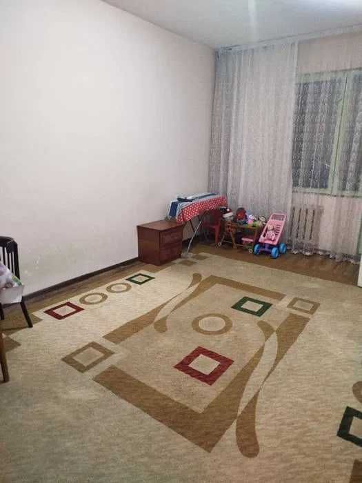 СРОЧНО !! Продается квартира в Яшнабаде 2/2/4 ( 50 кв/м ) Авиасозлар 1