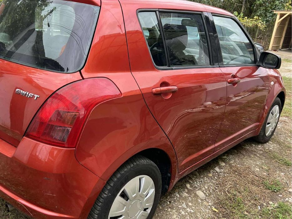 Vând Suzuki SWIFT 2007