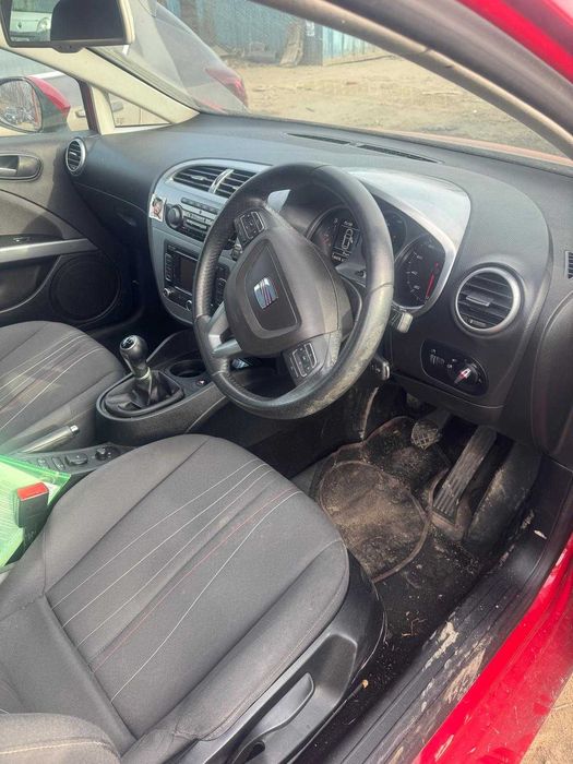 Dezmembrez Seat Leon 1.6 TDI cod motor CAY transmisie manuala