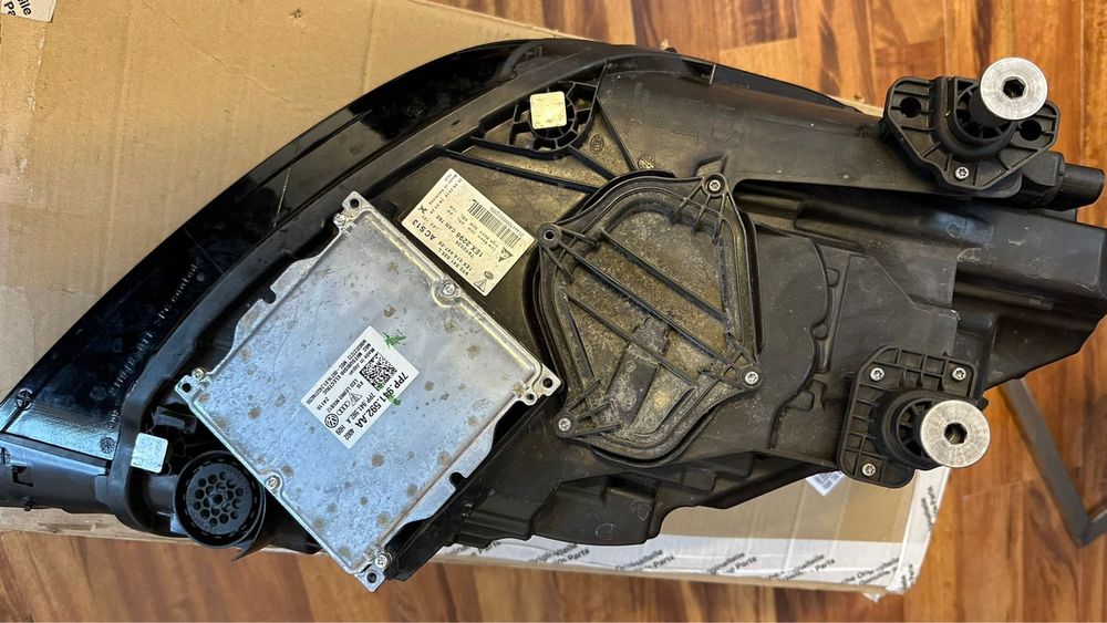 Far stanga Porsche Cayenne 9Y0 dupa 2018 cod piesa 9Y0941035L