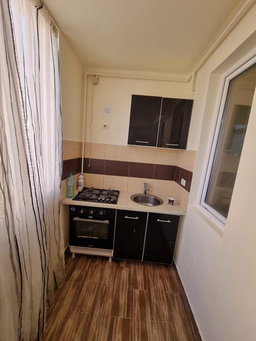 Inchiriez apartament