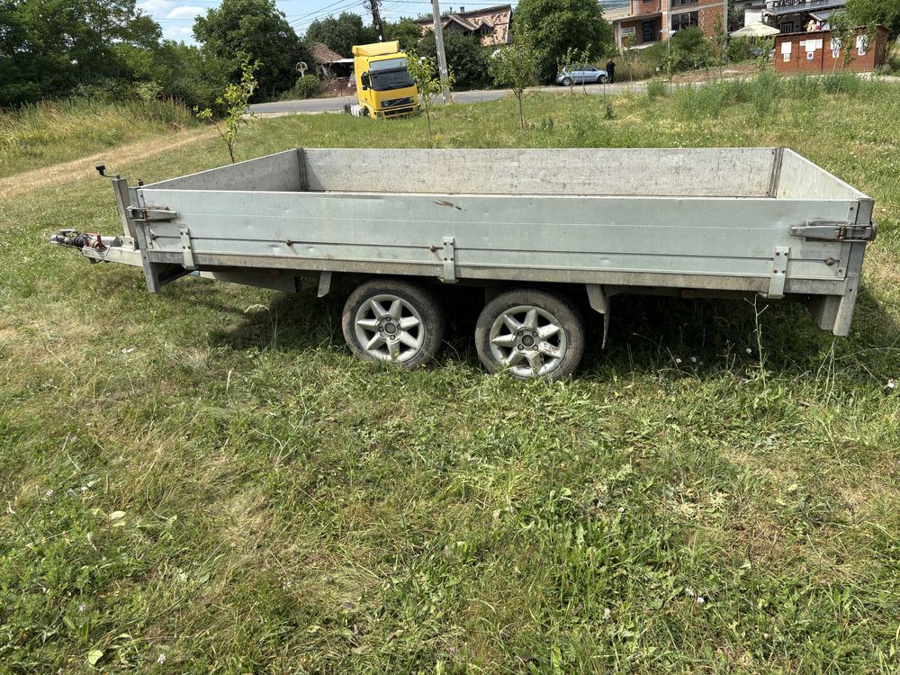 Remorcă auto 2000 kg