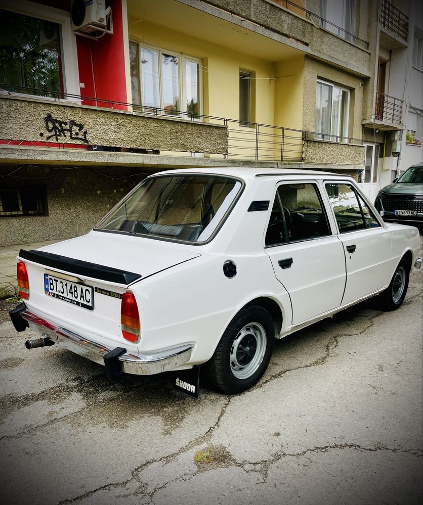 Продавам Skoda 120L оригинал