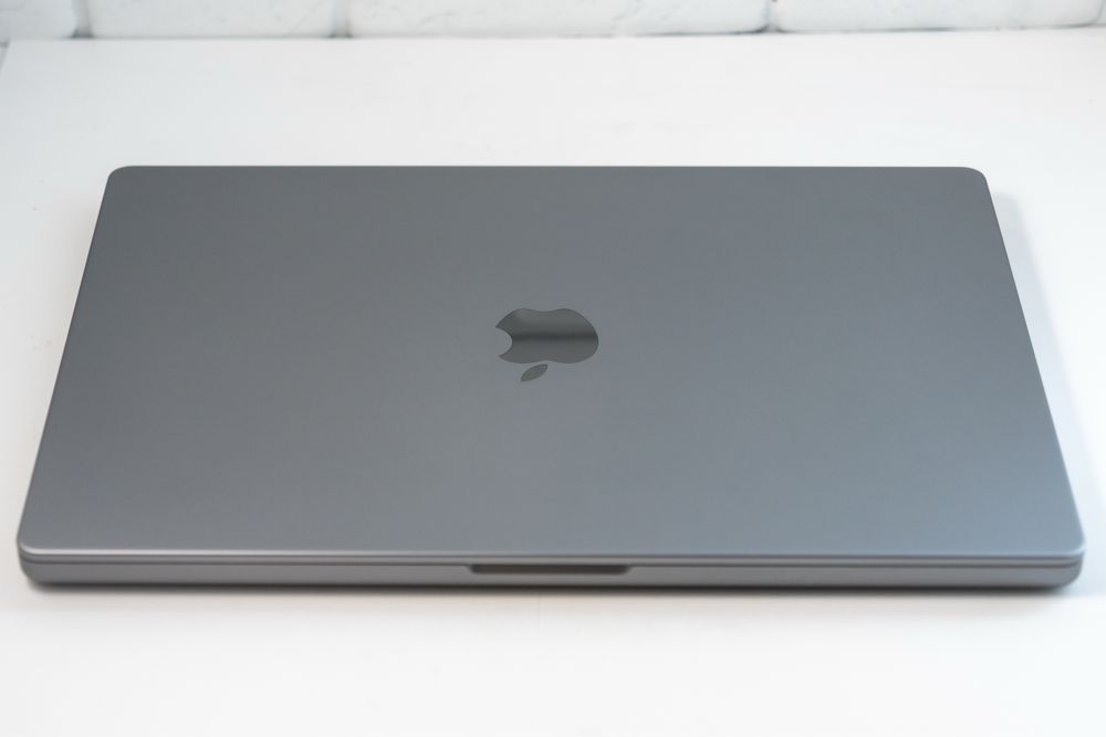 Macbook m1 max 32gb 1tb 16inch