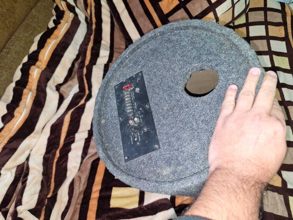 Subwoofer auto statie / amplificator incorporat