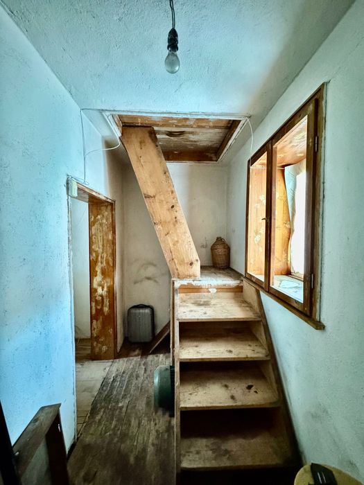 Продава се масивна къща в с. Бъта, общ. Панагюрище, обл. Пазарджик
