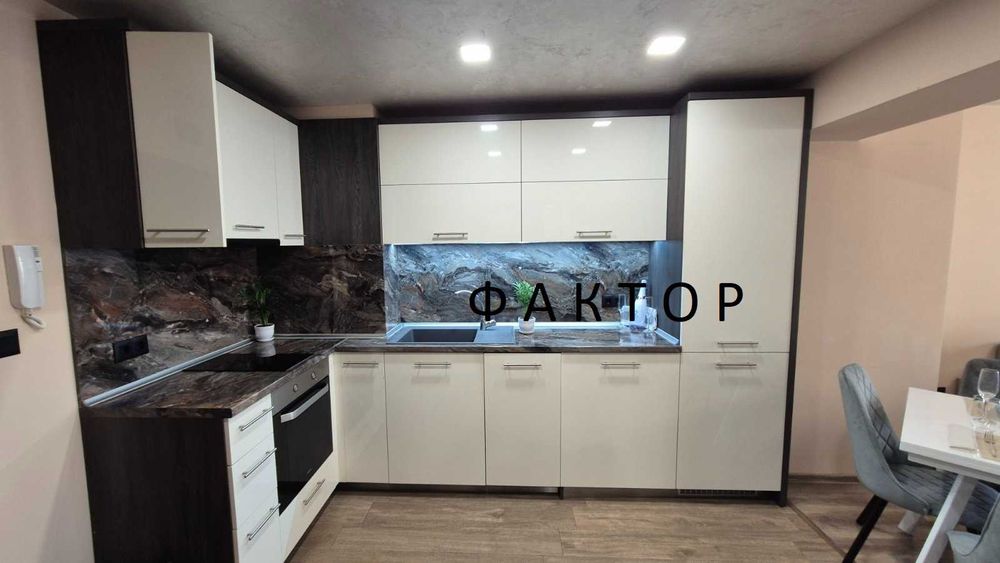 Продава се Двустаен апартамент в Пловдив, Център - 64 кв.м за 2407 €/кв.м - Снимка #3