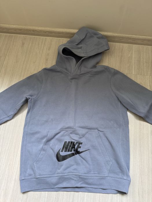 Продавам екип Nike хс-с