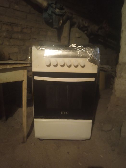 Газовая плита.в рабочем состоянии.