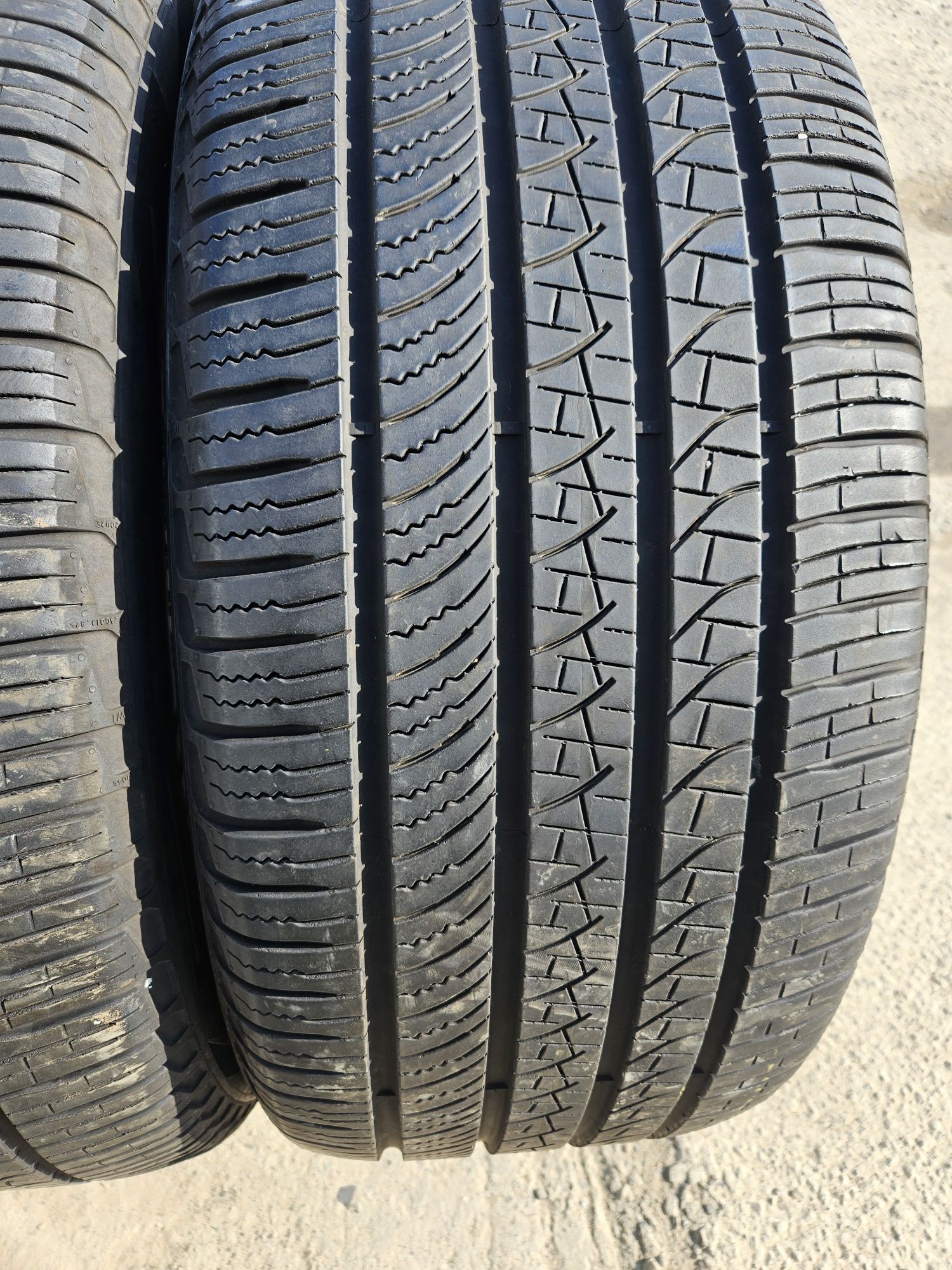 Vând anvelope m+s 275/45/21 275/45r21 PIRELLI