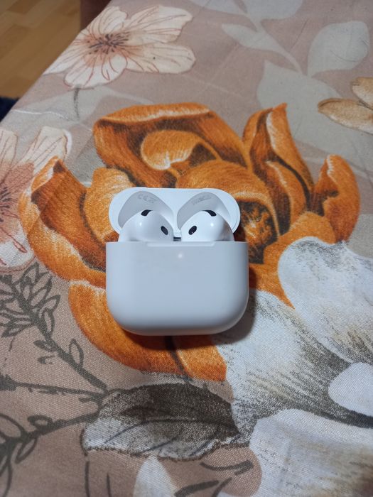 AirPods generatia 4