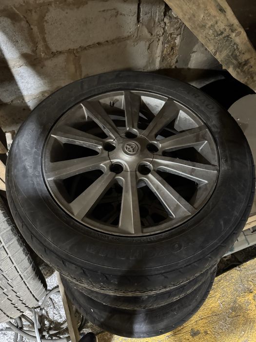 Диски с шинами на Ланд Крузер