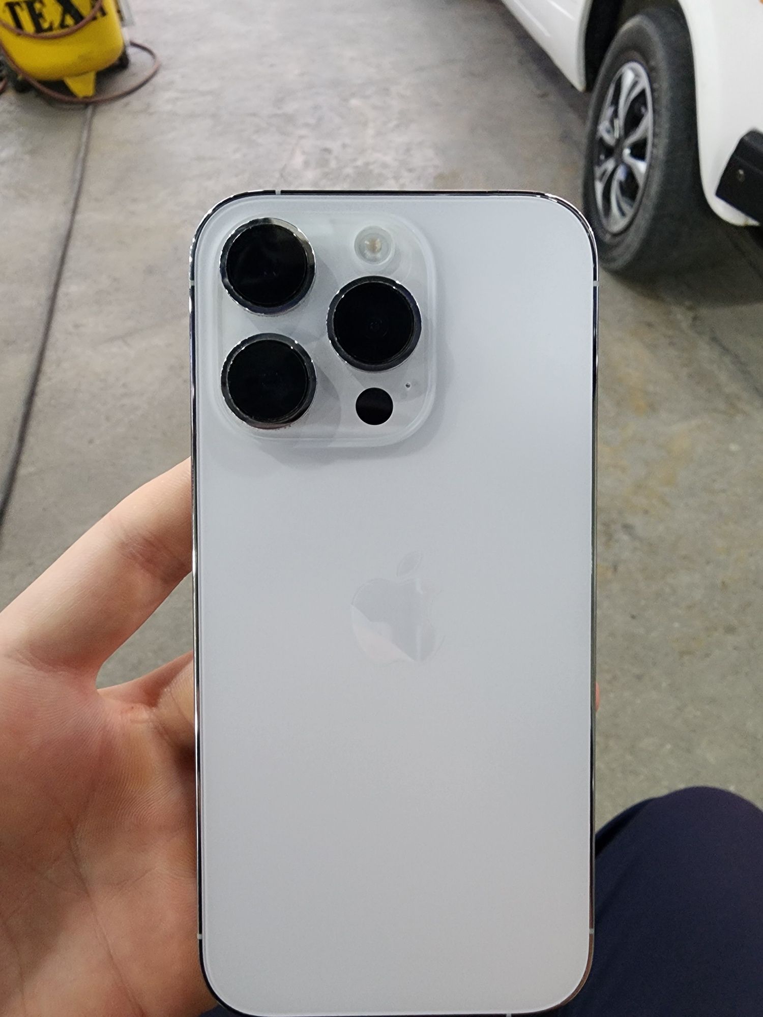 Iphone 14 pro srochni sotiladi 84 yonkus