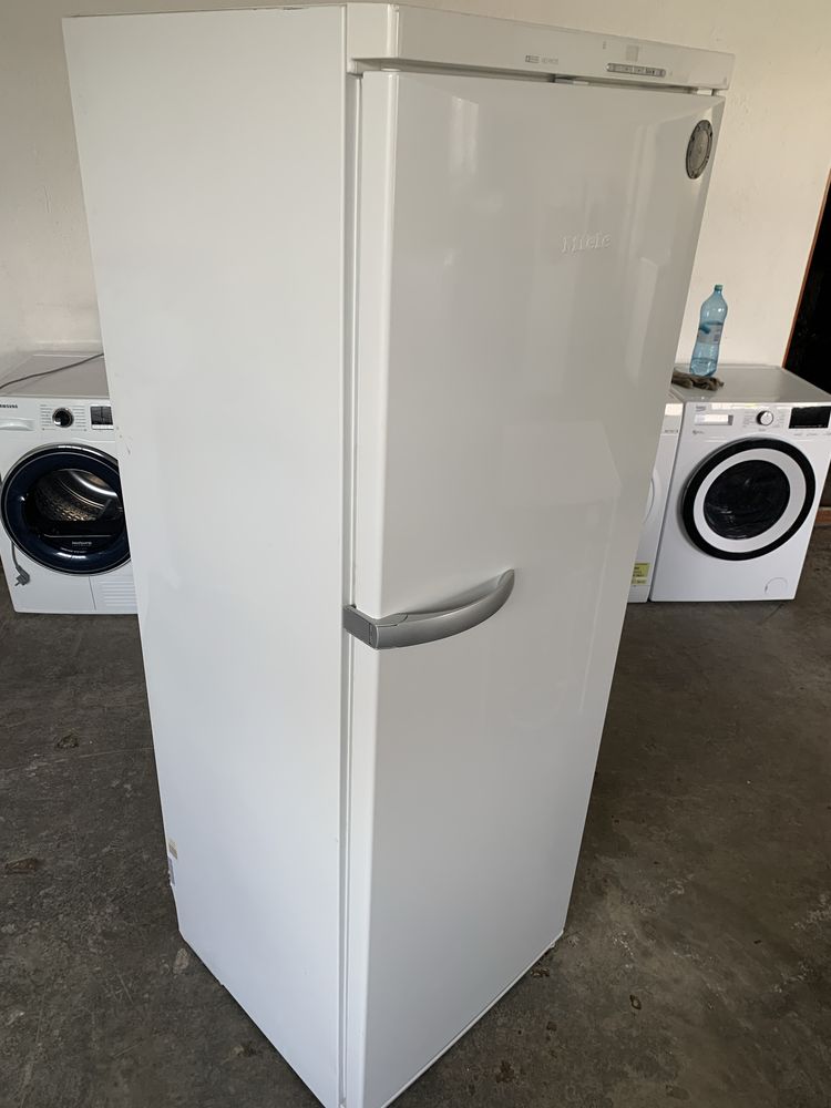 Congelator Miele 1,85cm  340L