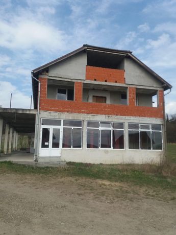 Vand imobil situat in Ceica 352 MP