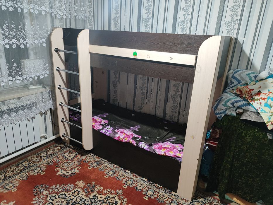 Двухъярусный кровать