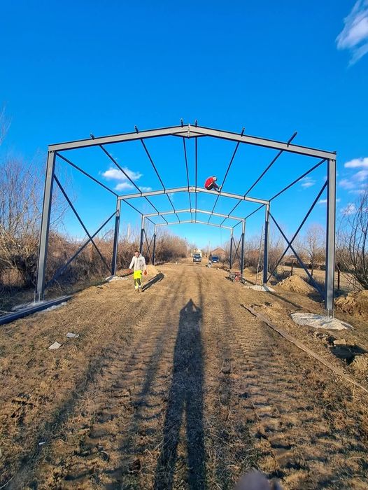 Hala metalica 8x10la pret corect de 2500e cu montaj din profile cu tea