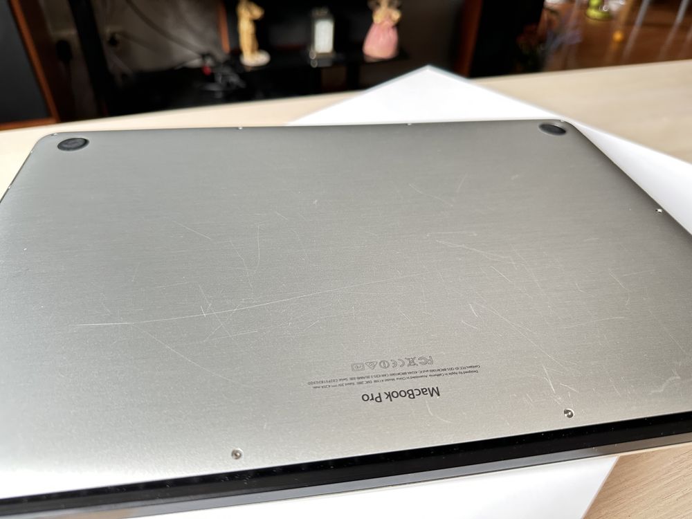 MacBook Pro 15,4 Retina (middle 2014)