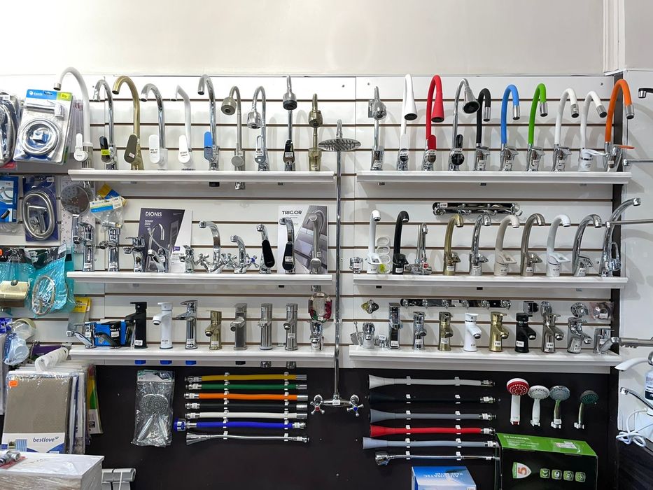 СМЕСИТЕЛИ -- ванна, кухня.