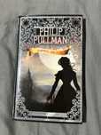 Rubinul din fum, Philip Pullman