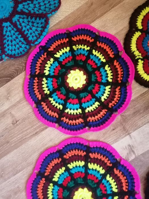 Столари за столове,ръчно тъкани и на кука, нови са