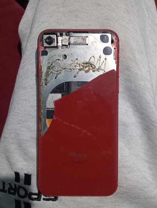 Айфон 8 рабочи 18к болары