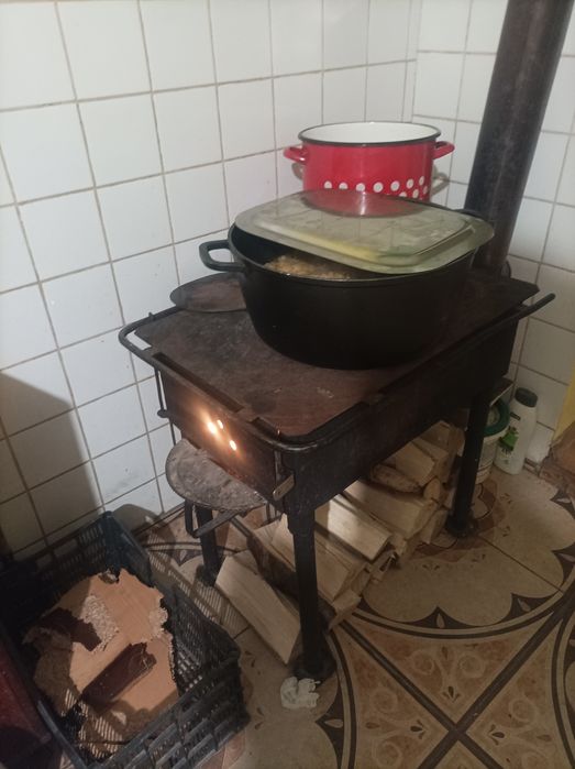 Sobă de vânzare foarte groasă la 500 de lei